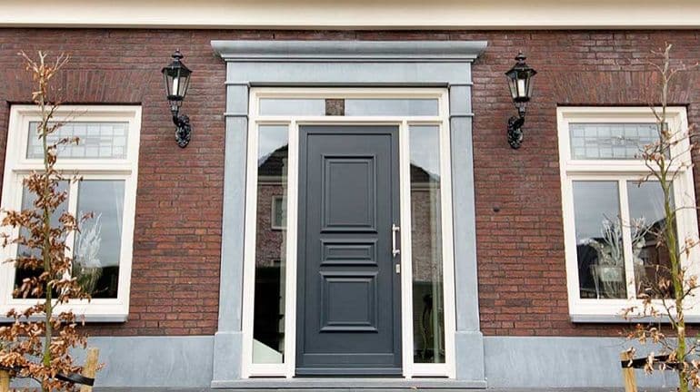 Kunststof voordeur met kozijn