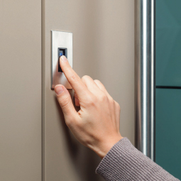 EasyLock: deur openen met vingerafdruk of smartphone.